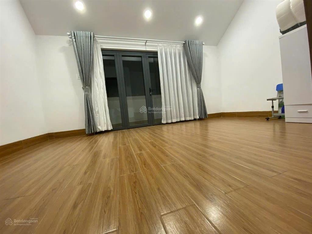 Nhà đẹp kqh thái lâm, p4, tp đà lạt. dt 100.64m2, 4 lầu, 4 phòng ngủ. đường ô tô. hoàn công. 8.5 tỷ