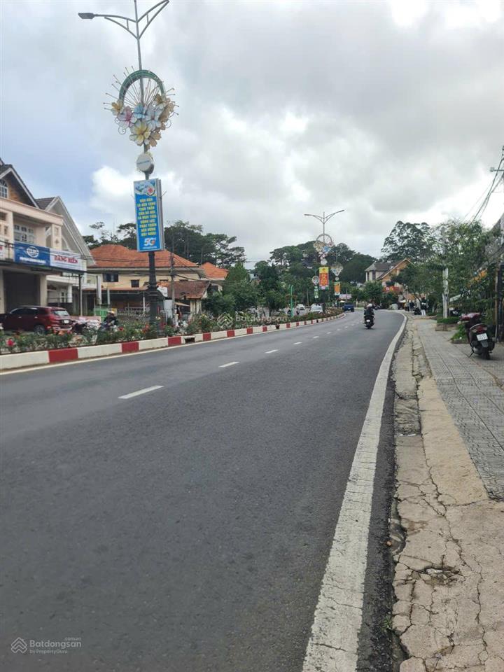 Chính chủ cần bán nhà phố đã xây dựng phần thô gồm 2 hầm, 1 trệt, 1 lầu cao 19m, mặt tiền đường 3/4