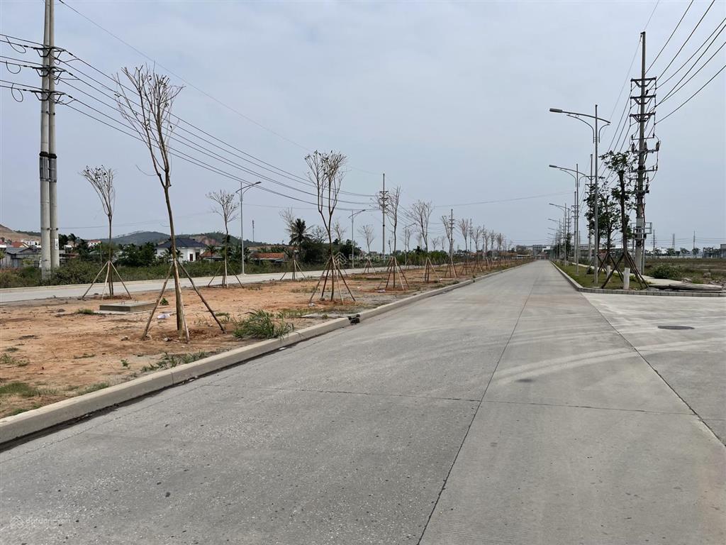 Chuyển nhượng dt 6700m2, đất cụm công nghiệp hải phòng. vị trí ngay gần cầu khuê, bàn giao ngay