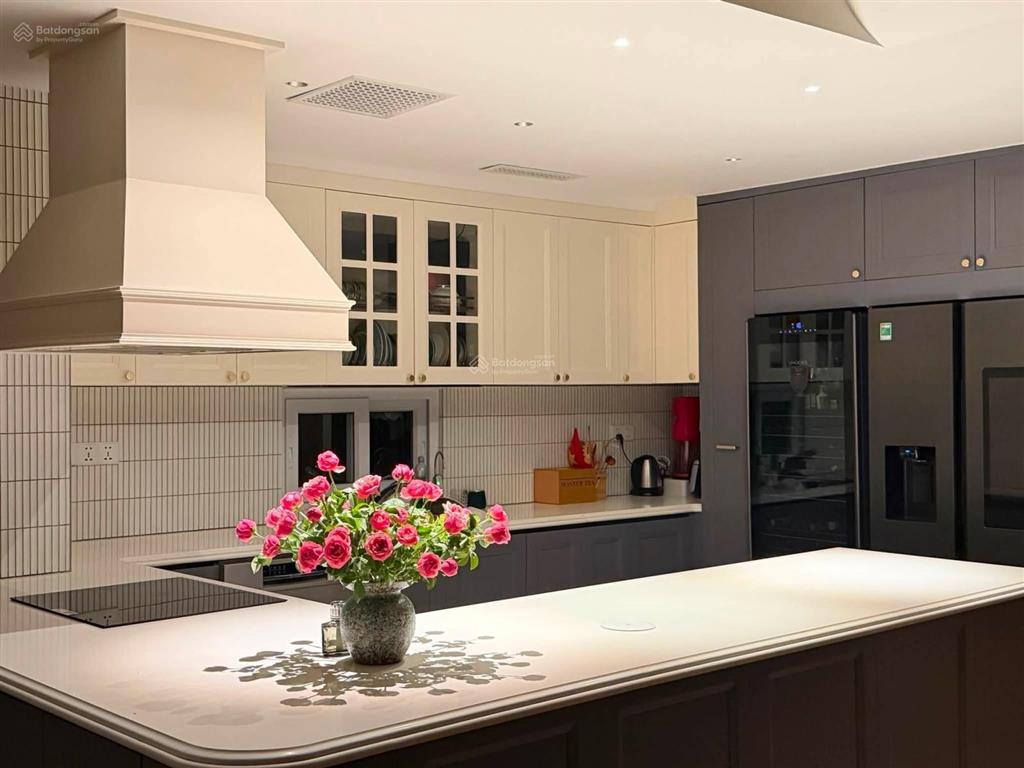 Bán căn hộ chung cư 3pn, 2wc, 141m2 tại mễ trì, 13 tỷ căn hộ gia đình thiết kế để ở siêu đẹp