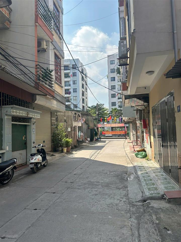 Chính chủ bán đất trung tâm 75 lai xá 52m2 mt 4m khu phân lô quân đội 8,5 tỷ  0904 556 ***