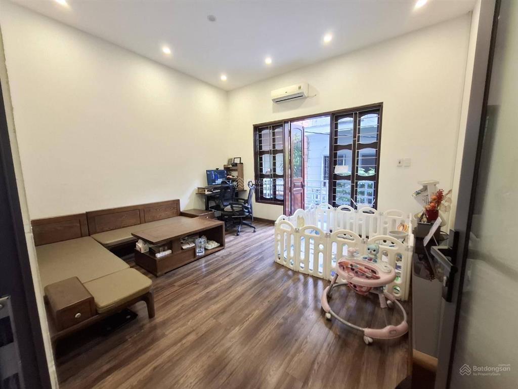 Bán nhà riêng tại trần quốc hoàn, dịch vọng, cầu giấy, hà nội, 18 tỷ, 60m2, giá tốt hot!