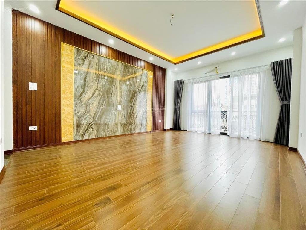 Bán nhà trần duy hưng 72m2 5 tầng mt 6,8m ra mặt phố chỉ vài bước chân 13 tỷ.  0904 556 ***
