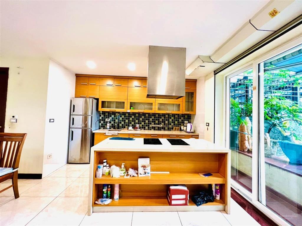 Bán nhà trần duy hưng 72m2 5 tầng mt 6,8m ra mặt phố chỉ vài bước chân 13 tỷ.  0904 556 ***