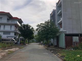 Cần bán đất 5x21m đã có sổ trong khu nghỉ ngơi giải trí vivo p.tân phong giá 12,5 tỷ