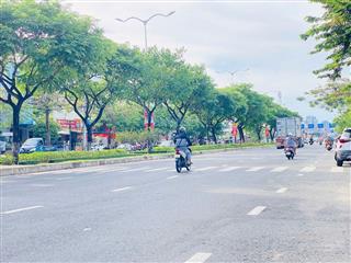 Bán đất lê văn hiến sát hồ xuân hương view tòa tháp 69 tầng.