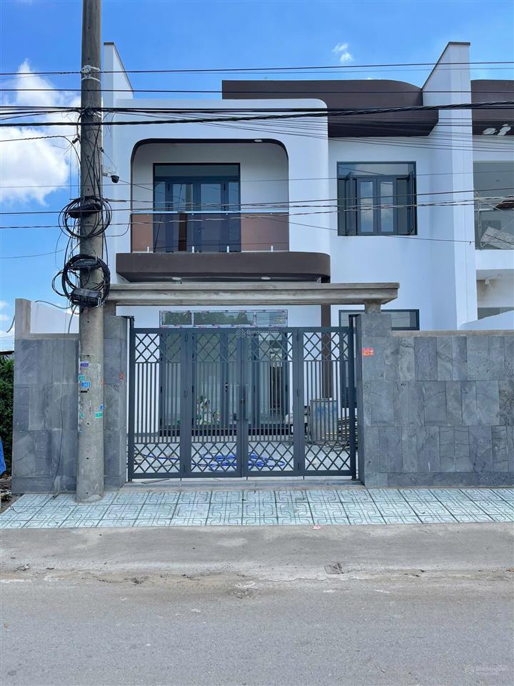 Bán biệt thự mặt tiền đường phi trường xây mới 100% 2,45 tỷ, ngang 7,6m, dt 100m² tại tân triều