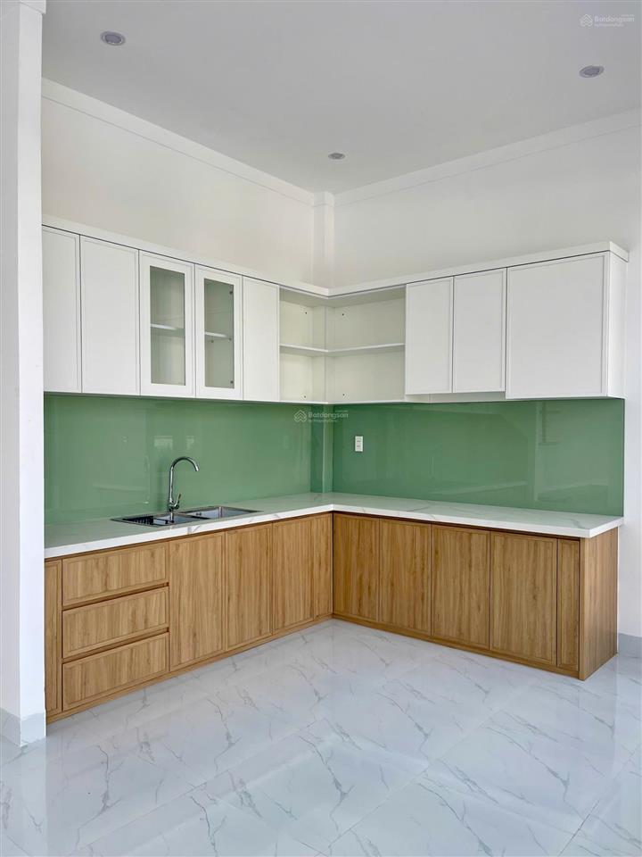 Bán biệt thự mặt tiền đường phi trường xây mới 100% 2,45 tỷ, ngang 7,6m, dt 100m² tại tân triều