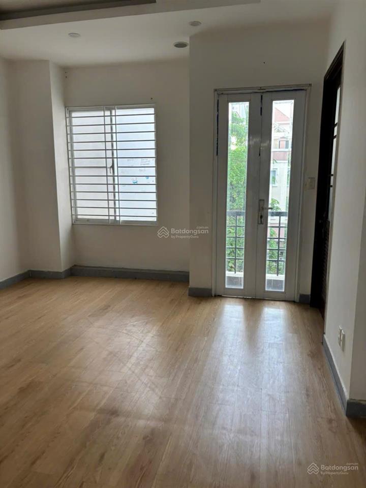 Cho thuê nhà mặt phố tại phú mỹ hưng, 50 triệu, 108m2, mặt đường chính tiện làm vp công ty