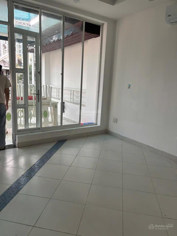 Cho thuê nhà mặt phố tại phú mỹ hưng, 50 triệu, 108m2, mặt đường chính tiện làm vp công ty