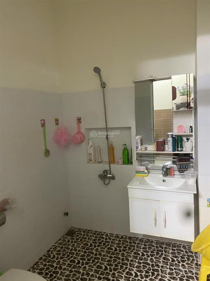 Bán nhà lầu, ngay dinh cô  biển long hải. để lại toàn bộ nội thất. nhà đẹp chỉ dọn vào ở