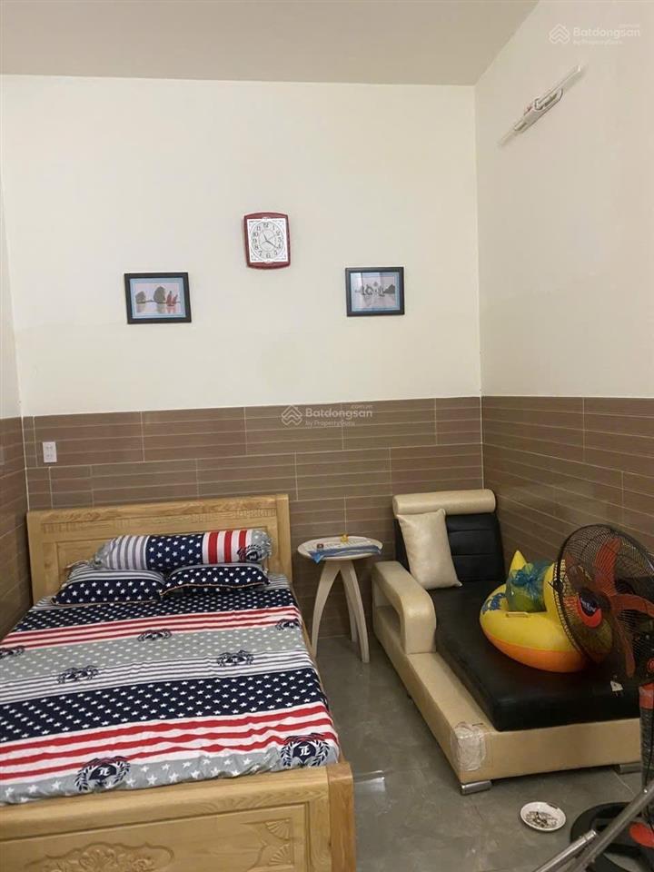 Bán nhà lầu, ngay dinh cô  biển long hải. để lại toàn bộ nội thất. nhà đẹp chỉ dọn vào ở