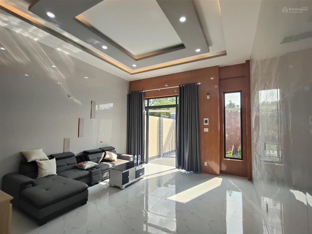 Nhà mới đẹp chỉ dọn vào ở tại long hải. cách biển 2km chỉ 2,5 tỷ