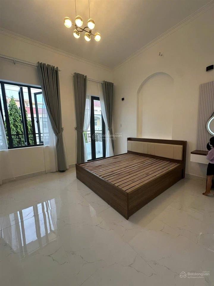 Bán căn trung tâm long hải vừa ở vừa kinh doanh tốt.
hướng đông nam