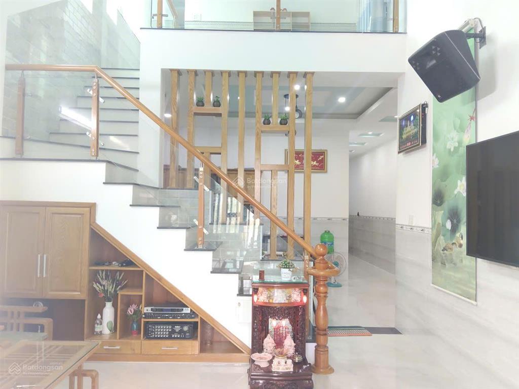 Nhà gác lửng  đẹp tái định cư long hải  vị trí đẹp, để lại toàn bộ nội thất vào ở ngay