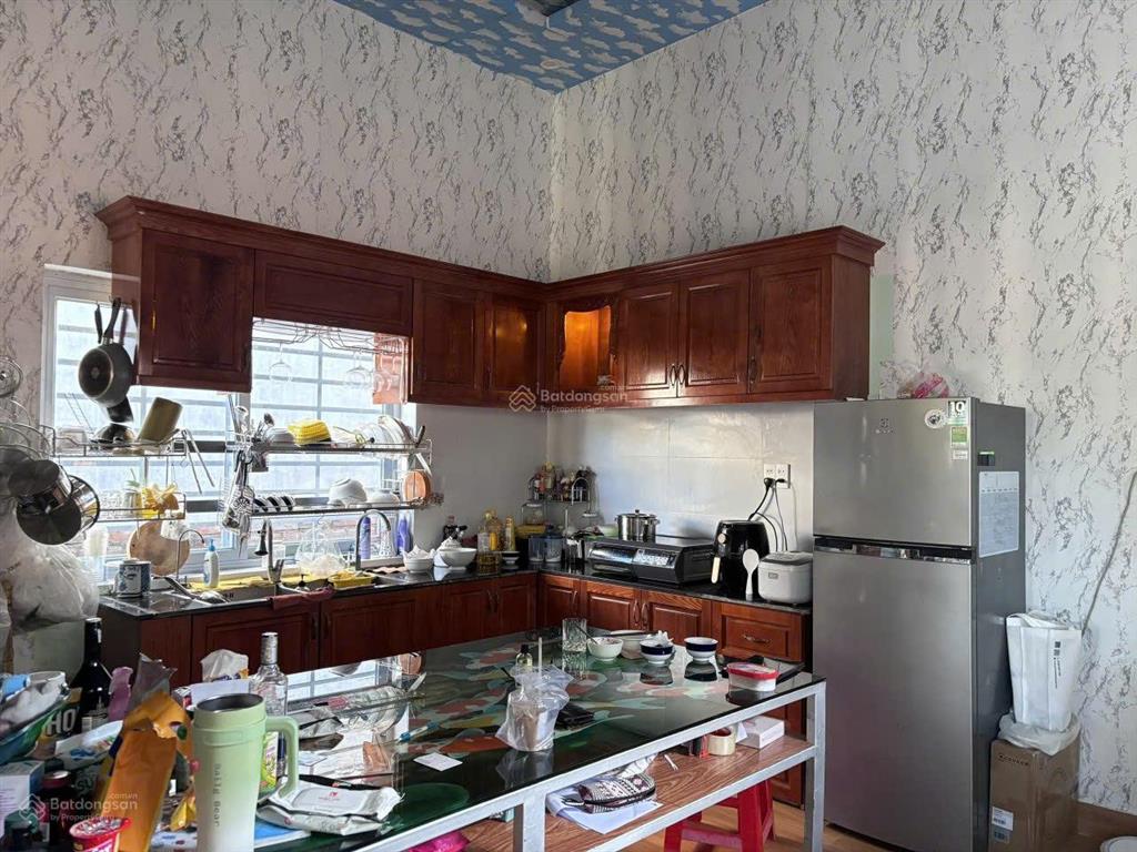 Cần bán căn nhà 1 trệt 1 lầu mặt tiền đường nhựa thuộc xã long hải tp.hcm( thị trấn long hải cũ )