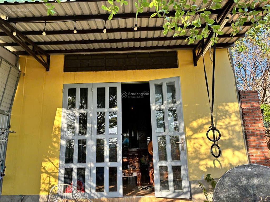 Cần bán căn nhà 1 trệt 1 lầu mặt tiền đường nhựa thuộc xã long hải tp.hcm( thị trấn long hải cũ )