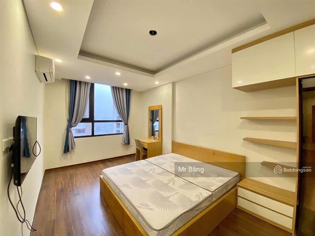 Bán căn "hoa hậu 2pn" tòa hh chung cư thái hà dt 74m2 full đồ, hướng bc nam view trọn hồ, giá 7 tỷ
