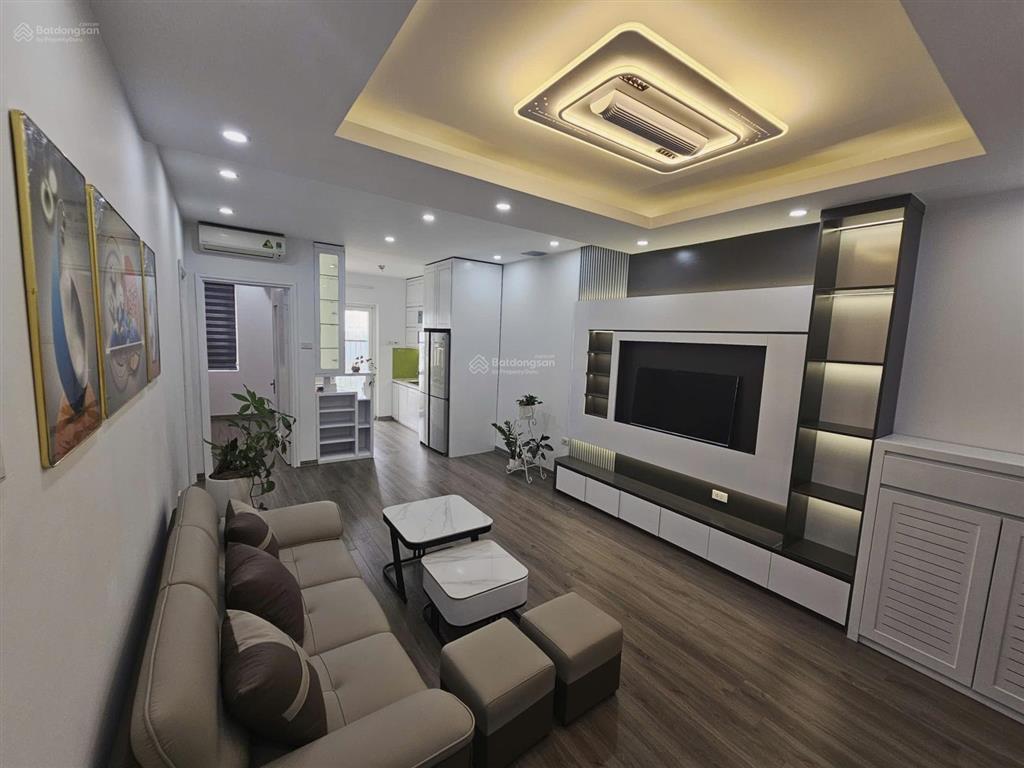 Cần bán căn (góc hoa hậu 2pn) chung cư oct5a  resco  dt 70m, 2pn, tầng trung đẹp, giá 5,4 tỷ