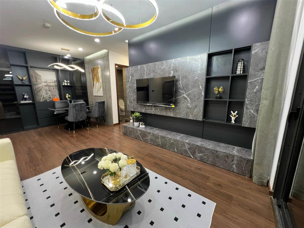 Siêu rẻ cần bán "căn góc hoa hậu 3pn" chung cư oct5 resco cổ nhuế dt 118m2, bc đông nam, giá 7 tỷ