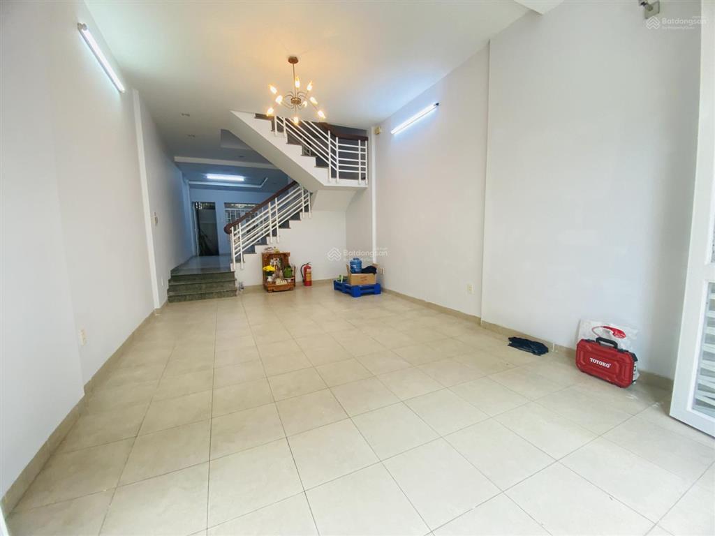 Bán nhà 9pn, dt 80 m2, sát cầu chà và quận 8, tp. hcm. nhỉnh 8 tỷ