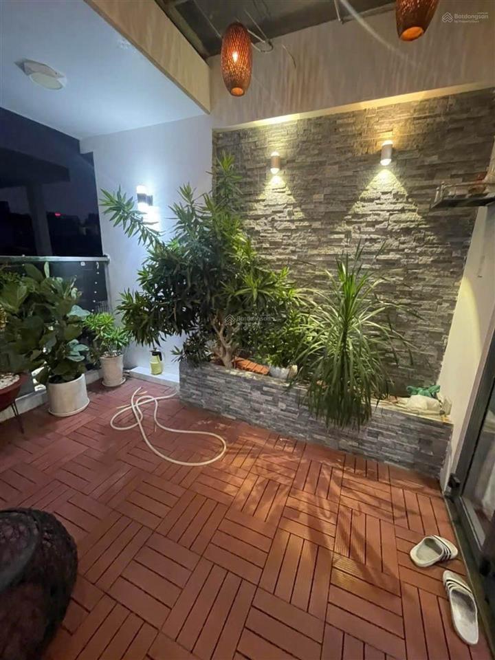 Bán nhà sát quận 1, quận 5, quận 7. dt 61m2  3 tầng 3 pn  3 wc. nhỉnh 9 tỷ