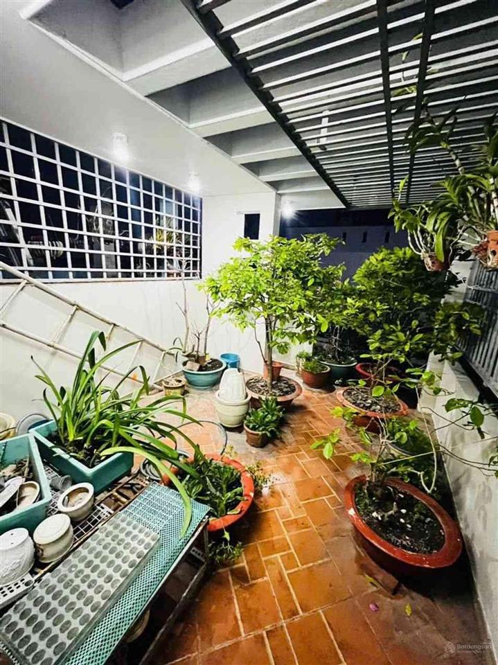 Nhỉnh 10 tỷ. mặt tiền kinh doanh ngay chợ rạch ông
