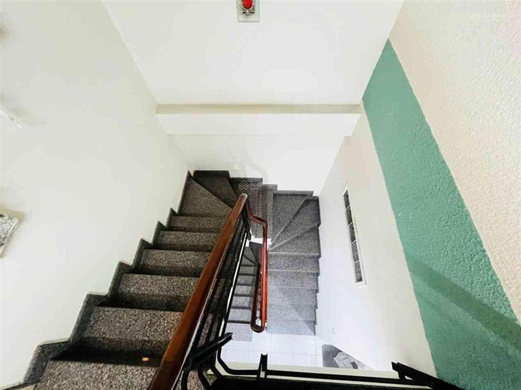 Nhỉnh 10 tỷ. mặt tiền kinh doanh ngay chợ rạch ông
