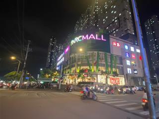 Lô góc sát siêu thị parc mall q8. dt 183m². giá 32 tỷ