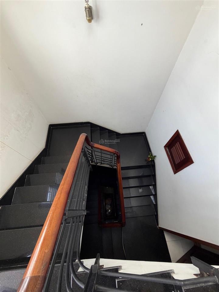 25,5 tỷ mt tạ quang bửu sát parc mall q8. dt 80m²  5 tầng. 6pn.