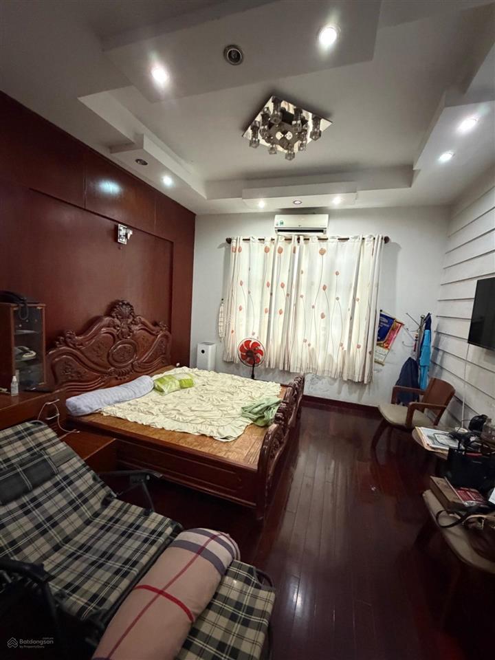 25,5 tỷ mt tạ quang bửu sát parc mall q8. dt 80m²  5 tầng. 6pn.