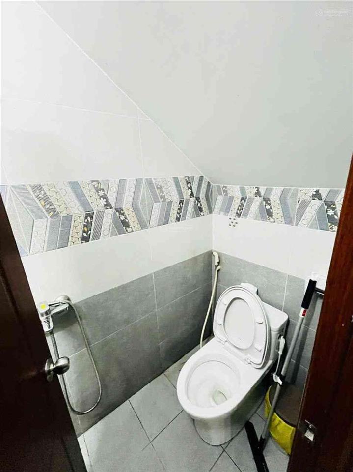 Biệt thự 200m2 lô góc 2 mặt tiền kdc phong phú 4, lovera khang điền, tặng nội thất