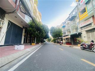 Mt sát parc mall quận 8. dt 70,5m²  4 tầng  4pn  3wc. nhỉnh 14 tỷ