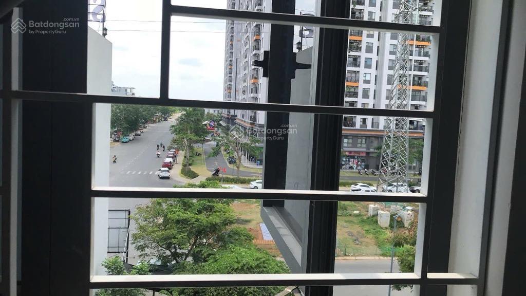 Mt đường số 10 kdc khang điền. dt 100m2  5 tầng. giá  9,8 tỷ