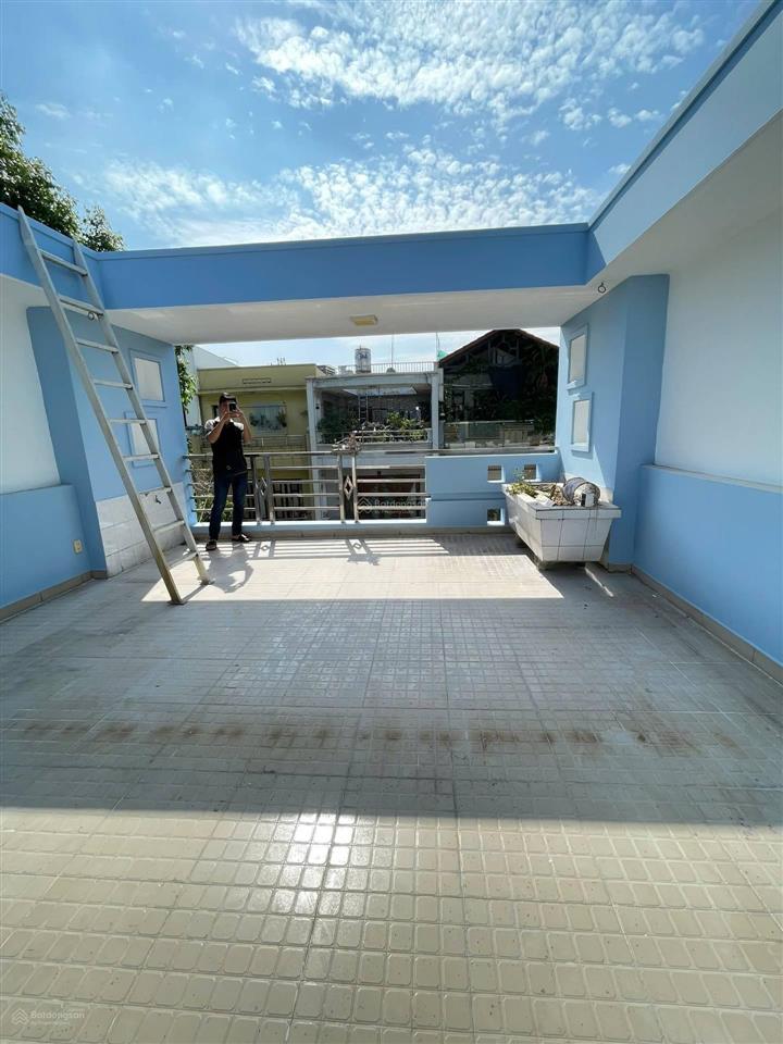 Chủ cần bán gấp nhà cho con đi du học mt đường số 5 phường 4 quận 8. 75m2 ngang 5m  4 tầng.