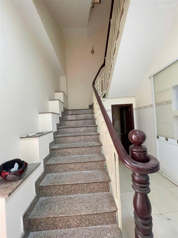 Chủ cần bán gấp nhà cho con đi du học mt đường số 5 phường 4 quận 8. 75m2 ngang 5m  4 tầng.