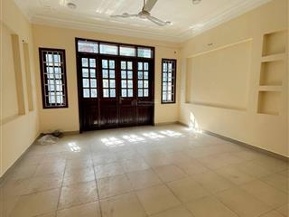 Chủ cần bán gấp nhà cho con đi du học mt đường số 5 phường 4 quận 8. 75m2 ngang 5m  4 tầng.