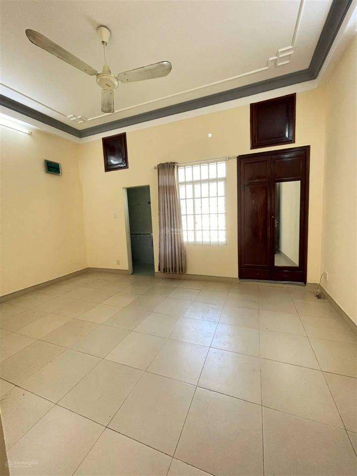 Chủ cần bán gấp nhà cho con đi du học mt đường số 5 phường 4 quận 8. 75m2 ngang 5m  4 tầng.