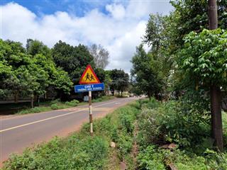 Bán đất kèm nhà mặt đường hoàng sa, ia kring, pleiku, 422m2, đường nhựa 10m, 2.8 tỷ