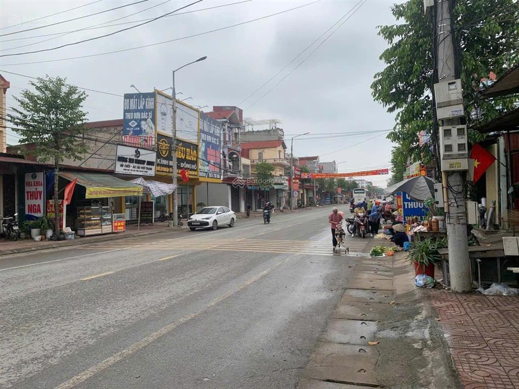 Bán mảnh đất kinh doanh tỉnh lộ 295 đối diện chợ phố hoa sẵn nhà mới xây 3 tầng
