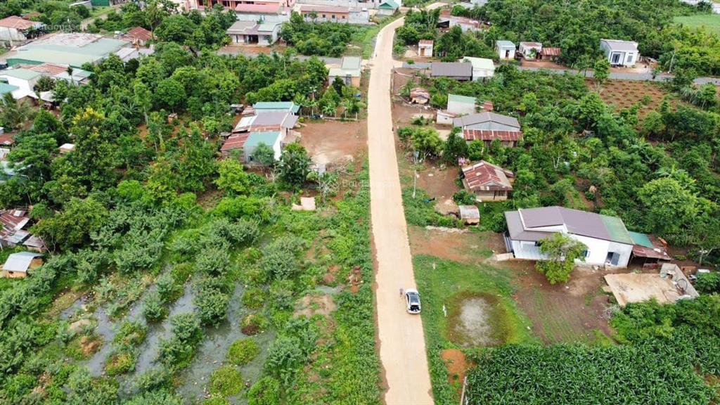 Giảm giá bán 3 mảnh đất thổ cư đường nhựa 8m lê vụ, thị xã buôn hồ