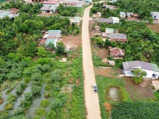 Giảm giá bán 3 mảnh đất thổ cư đường nhựa 8m lê vụ, thị xã buôn hồ