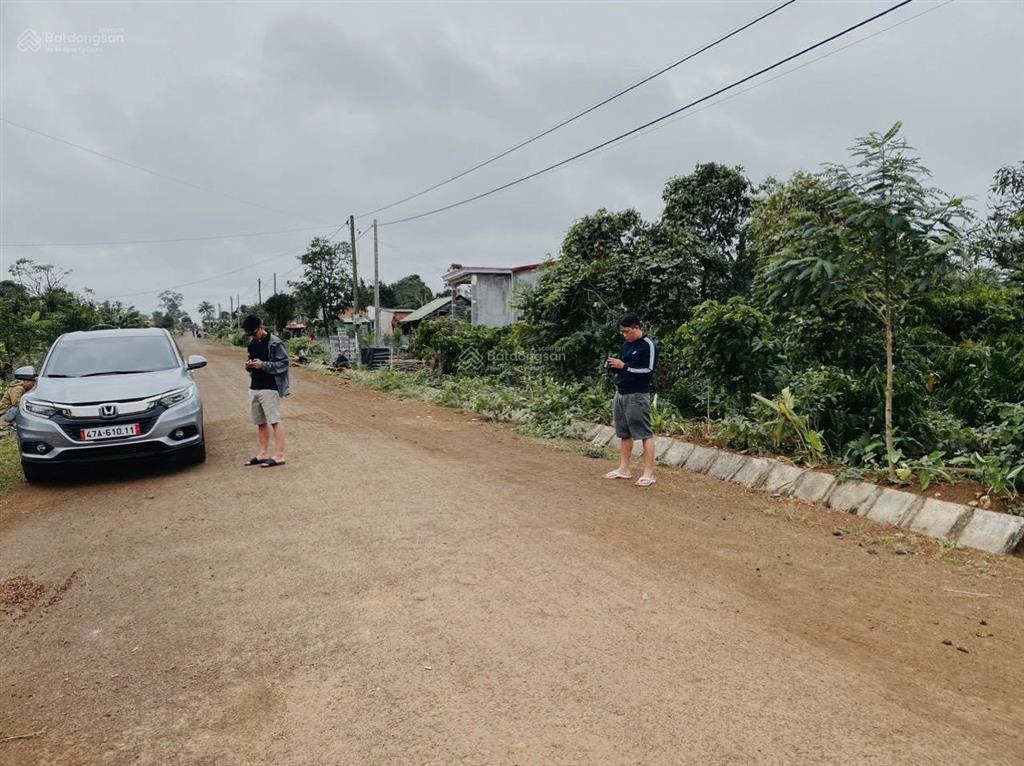 Giảm giá bán 3 mảnh đất thổ cư đường nhựa 8m lê vụ, thị xã buôn hồ