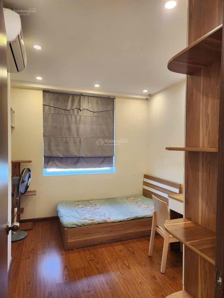 Cần bán căn cc kđt định công, dt 80m2, 2pn, 2wc nhà sạch đẹp, khách về ở luôn với giá 5,4 tỷ