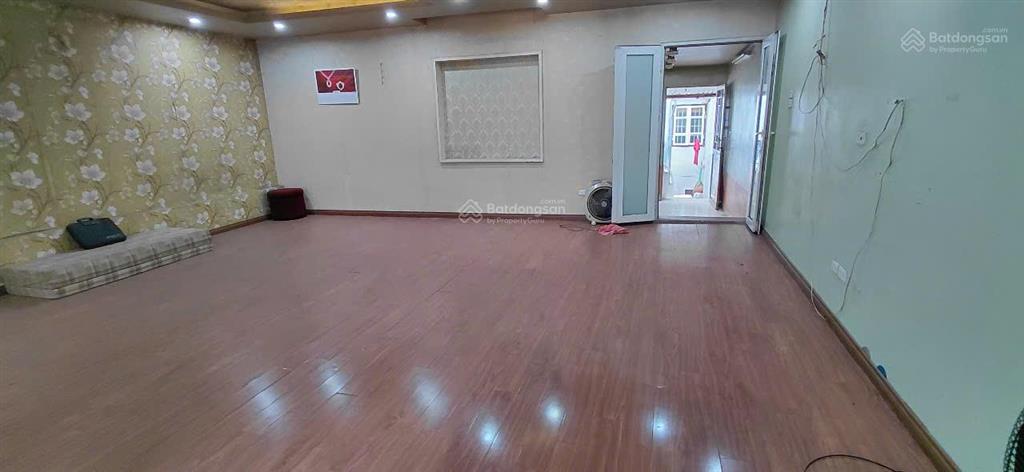 Cho hộ gia đình thuê nhà phố lê duẩn  cửa nam 75m 2 phỏng 7tr