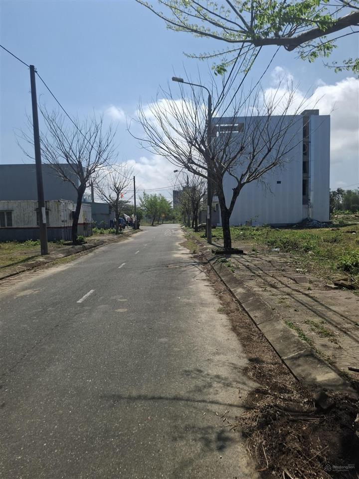 Sụp hầm!!rẻ hơn thị trường 300tr.trục lk21 .diện tích 110m2.thông sông.đường 11.5m.cách biển 500m