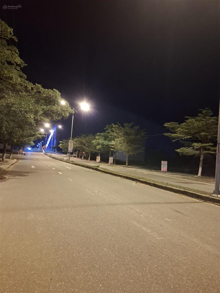 Sụp hầm!!rẻ hơn thị trường 300tr.trục lk21 .diện tích 110m2.thông sông.đường 11.5m.cách biển 500m