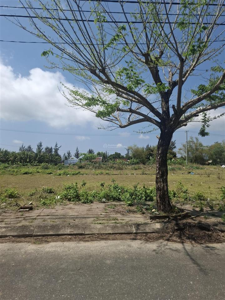 Sụp hầm!!rẻ hơn thị trường 300tr.trục lk21 .diện tích 110m2.thông sông.đường 11.5m.cách biển 500m