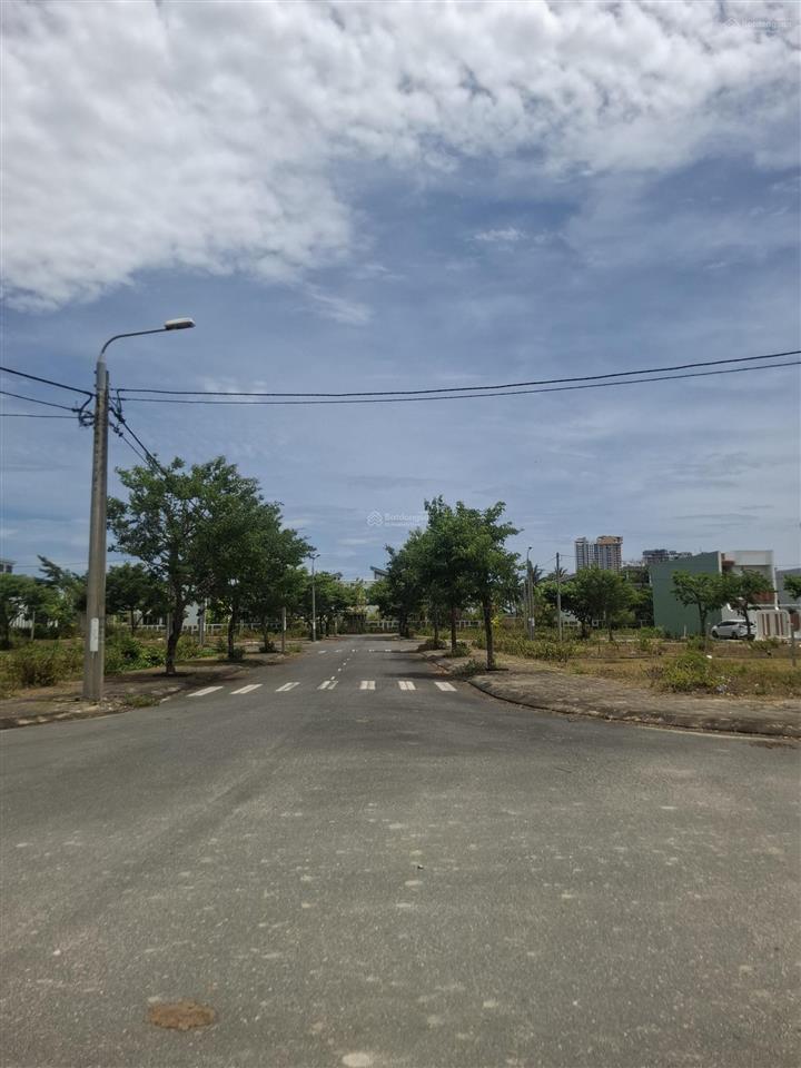 Cắt giảm nhanh!! kđt green city.diện tích 110m2.đường 11.5m.thông sông.vị trí đẹp.hướng đông nam
