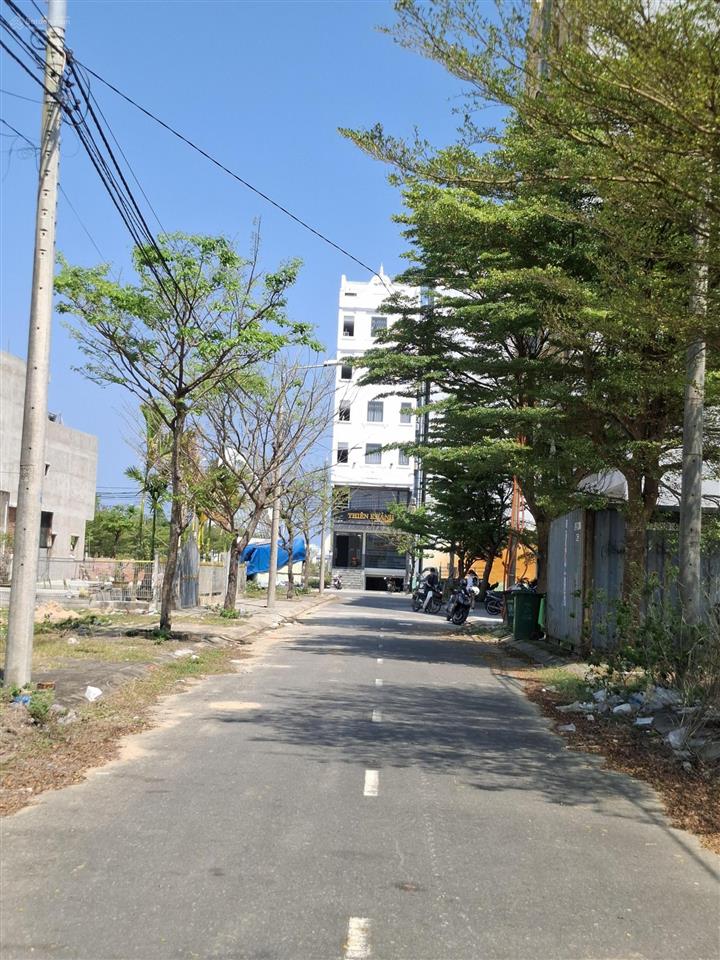 Ngang 6m.diện tích 108m2.kđt sentosa.đường 11.5m.thông sông.cách biển 500.giá 2.550(tốt nhất)